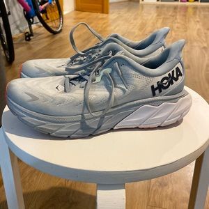 Hoka Arabic 6 women’s 8.5